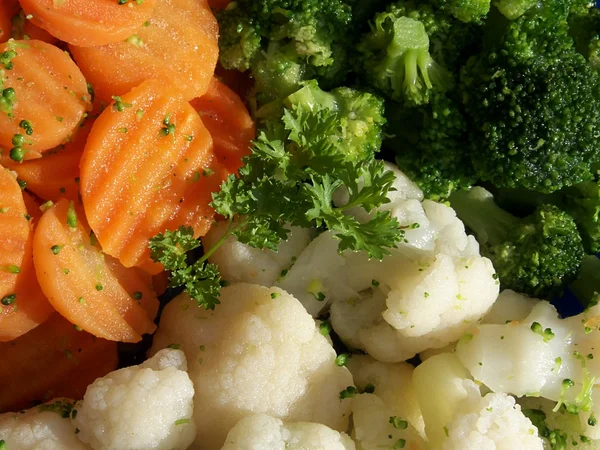 Verduras mistas cenouras, brócolis, couve-flor — Fotografia de Stock