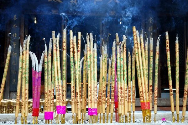 Incense in a Buddhist temple.jpg — Stock Photo, Image