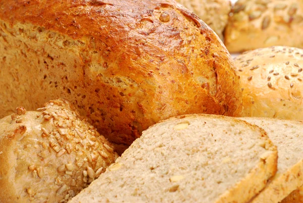 Состав с хлебом и рулонами — стоковое фото
