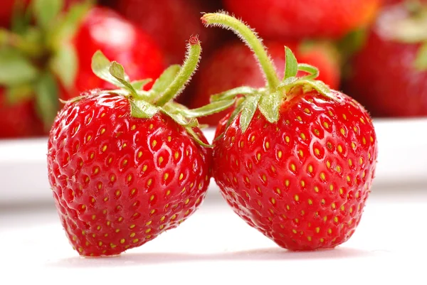 Komposition mit frischen Erdbeeren — Stockfoto