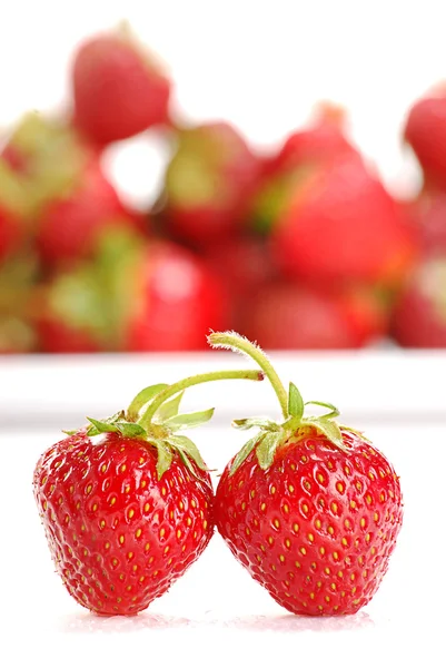 Komposition mit frischen Erdbeeren — Stockfoto