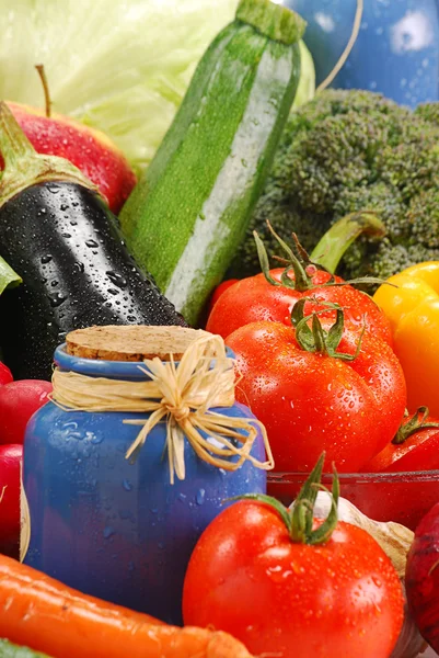 Összetétel nyers zöldségekkel — Stock Fotó