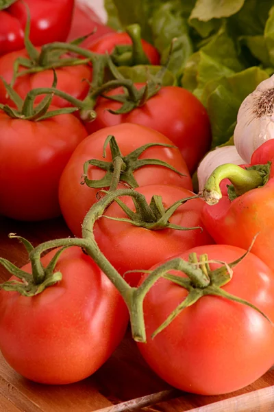 Composição com tomates frescos — Fotografia de Stock