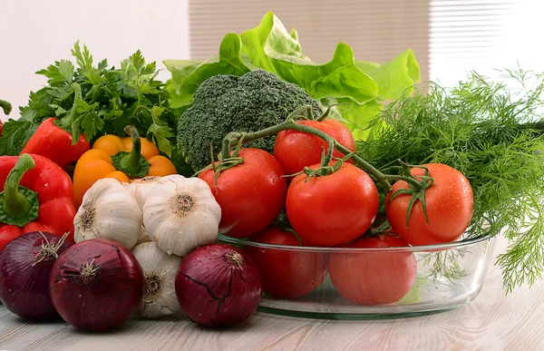 Composición con variedad de verduras crudas — Foto de Stock