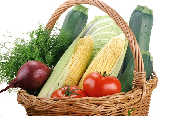 Panier de légumes et d'osier — Photo