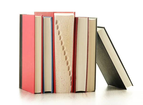 Sammansättning med böcker isolerad på vit — Stockfoto