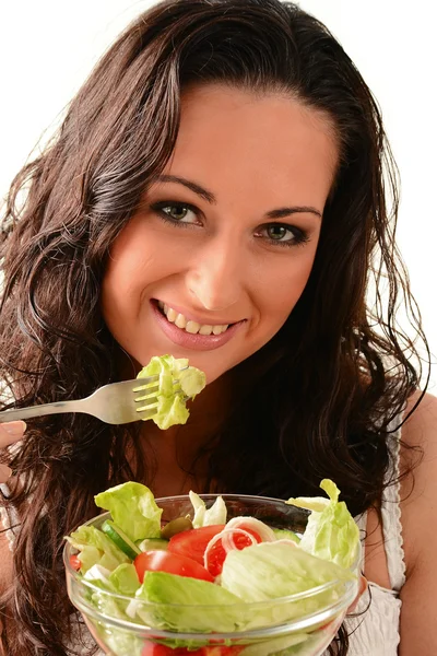 Женщина с овощным салатом — стоковое фото