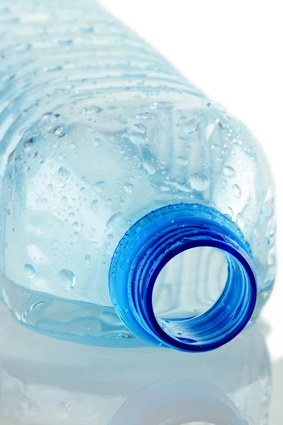 Polikarbonat plastik şişe maden suyu. — Stok fotoğraf