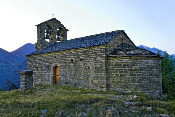 Igreja românica de Sant Quirc de Durro, Catalunha, Espanha — Fotografia de Stock
