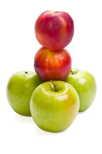 Яблука і нектарин — стокове фото