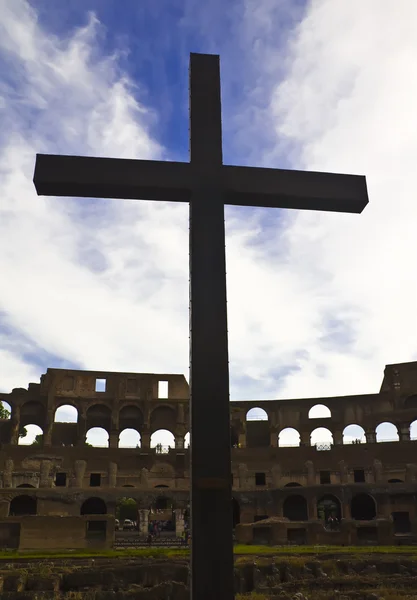 Cross in the Coliseum — Stock Photo, Image