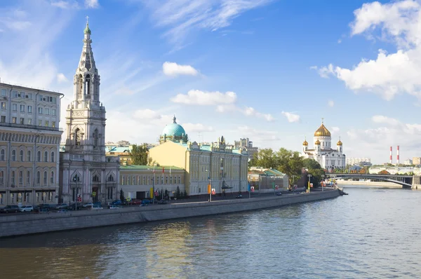Nabrzeże rzeki Moskwa — Zdjęcie stockowe