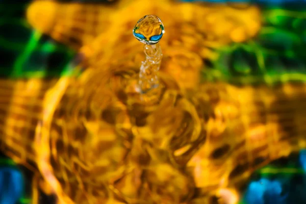 Escultura de gota de água . — Fotografia de Stock