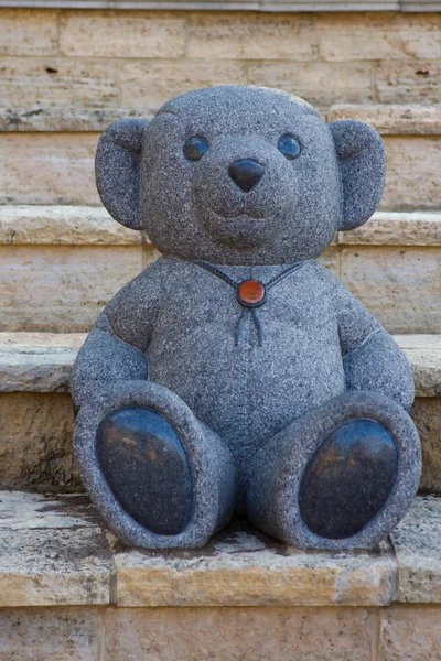 Marble statue of a Teddy Bear — Stock Photo, Image