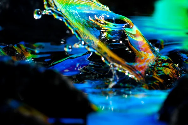 Paisagens coloridas e criativas da gota da água — Fotografia de Stock