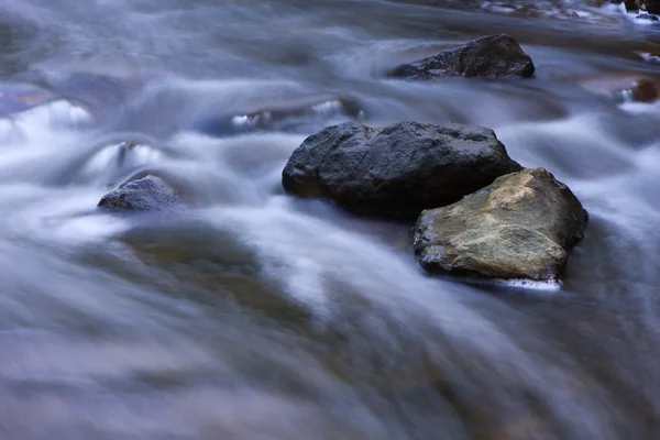 River Rapids Correndo rápido — Fotografia de Stock