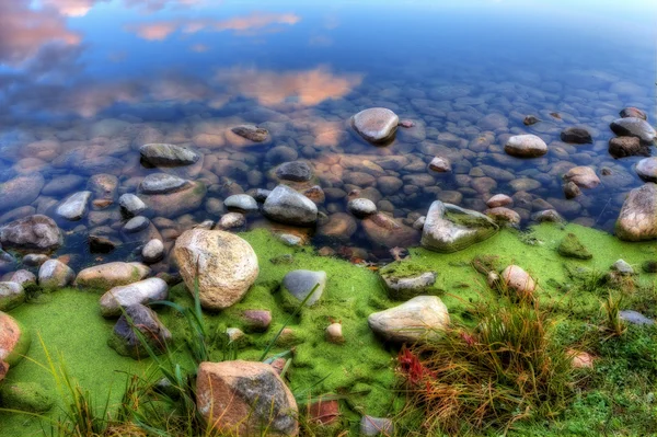 HDR of a Rocky River Bank — Stock Photo, Image