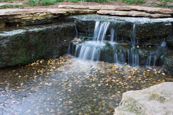 Krásné kaskádové vodopád — Stock fotografie
