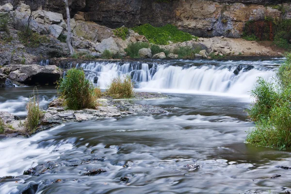 Vackra floden forsar i wisconsin. — Stockfoto