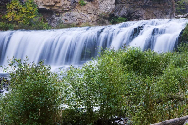 Όμορφο ποταμό rapids στο wisconsin. — Φωτογραφία Αρχείου
