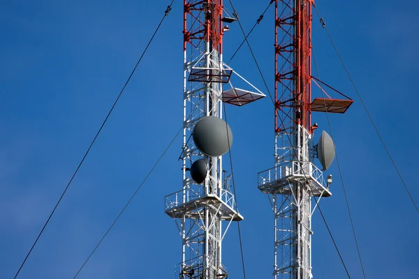 Rádio / TV Torre de Comunicação — Fotografia de Stock