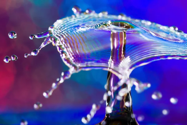 Kleurrijke en creatieve water drop creaties — Stockfoto