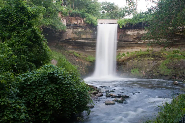 Романтический водопад — стоковое фото