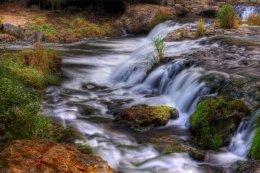 HDR renkli doğal şelale