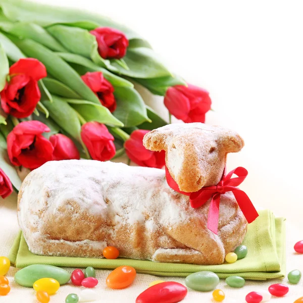 復活祭の子羊のケーキ — ストック写真