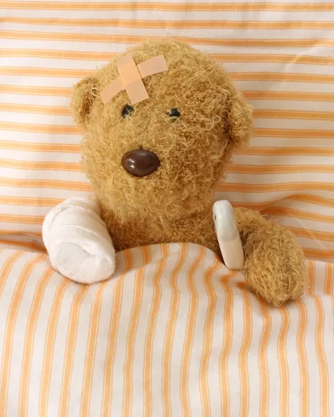 Teddy bear ill — Stock Photo, Image