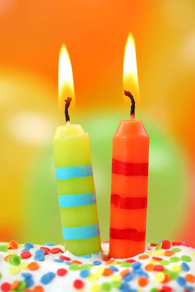 Dvě svíčky na dortu — Stock fotografie