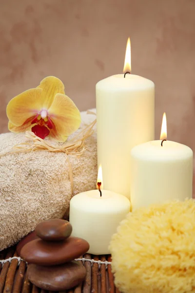 Spa with white candles — Stock Photo, Image