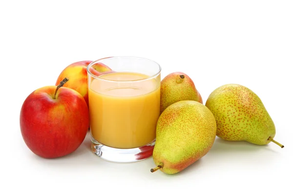 Taze armut, elma ve meyve suyu — Stok fotoğraf
