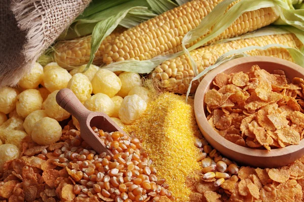 Продукты из кукурузы — стоковое фото