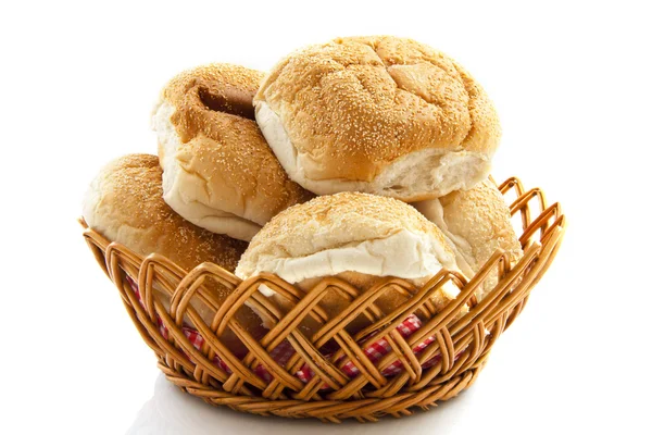 Košík s chlebem — Stock fotografie