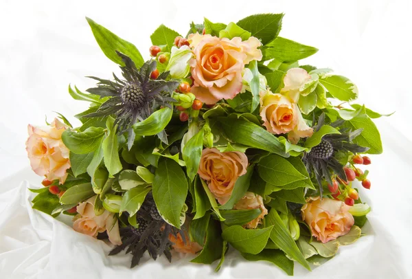 Bouquet su raso — Foto Stock