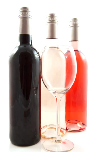 Kolme pulloa viiniä. — kuvapankkivalokuva