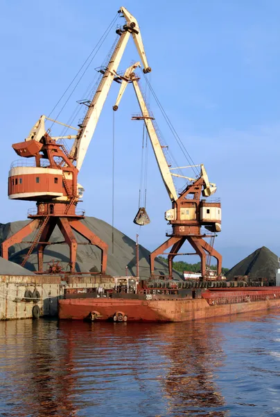Two dock clamshell crane and barge — Stock Photo, Image