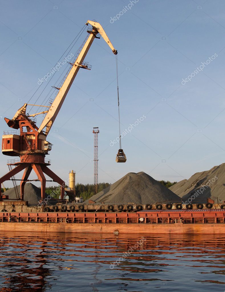 Clamshell crane Stock Photo by ©daksel 5448184