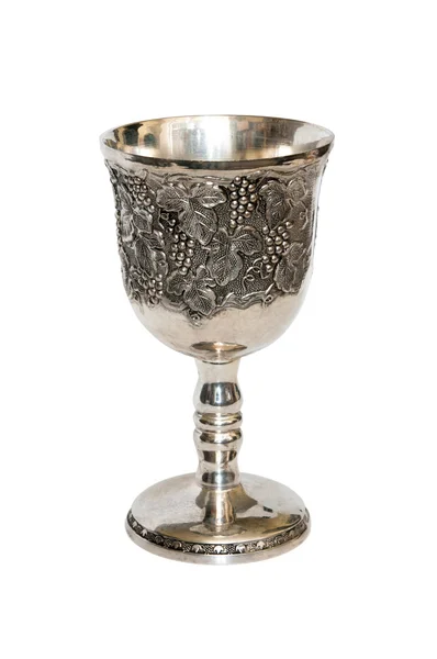 Старовинна срібна чашка з інкрустацією винограду — стокове фото