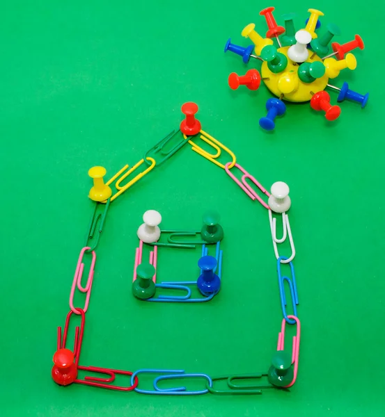 Colored paper clips and pins — Stock Photo, Image
