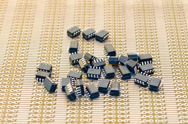 Circuitos integrados electrónicos e placas de circuitos impressos — Fotografia de Stock