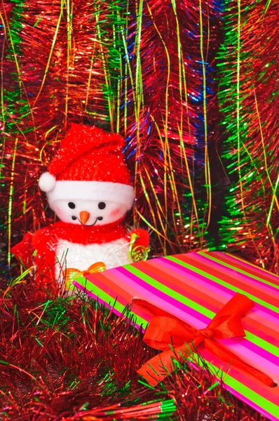 Décorations de Noël et tinsel en différentes couleurs — Photo