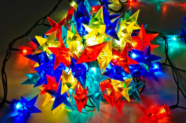 加兰的彩灯的圣诞树 — 图库照片
