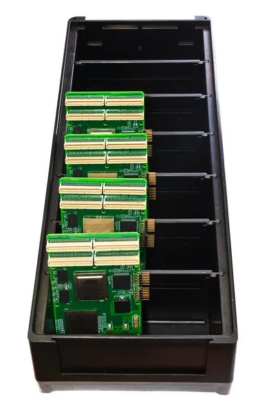 Varias placas de circuitos impresos en un contenedor — Foto de Stock