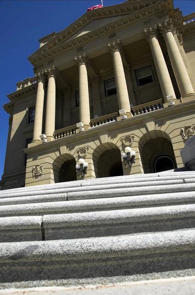 El aspecto frontal del edificio de la Legislatura de Alberta . — Foto de Stock