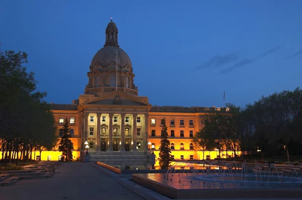 Здание Законодательного собрания Альберты . — стоковое фото