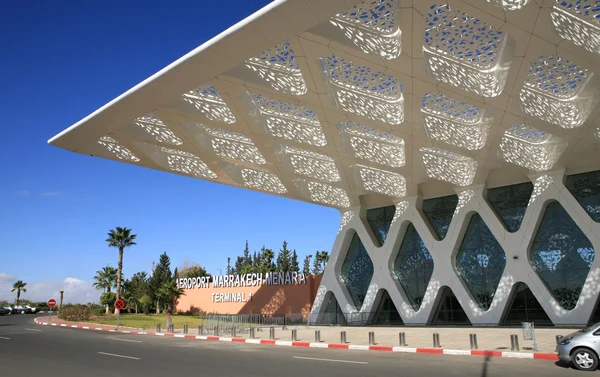 Błękitne niebo nad Lotnisko Marrakesz — Zdjęcie stockowe