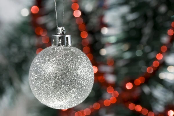 Vackra Juldekoration med en boll — Stockfoto