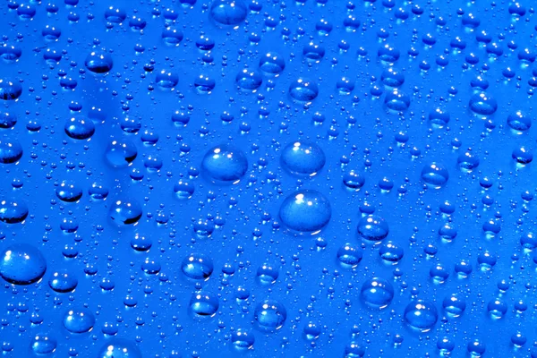 Vesipisarat lasissa — kuvapankkivalokuva
